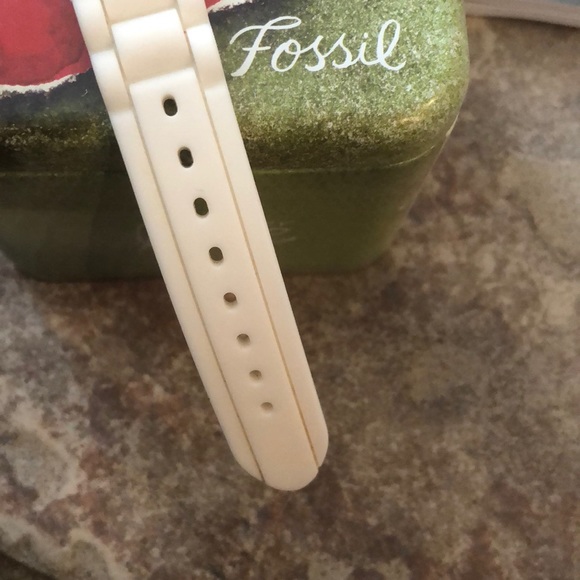 Like new Fossil watch - Picture 8 of 8
